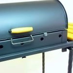 Скара на жар со помошни маси и капак