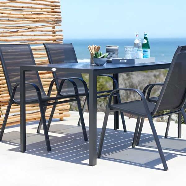 Метална столица со платно - Црна